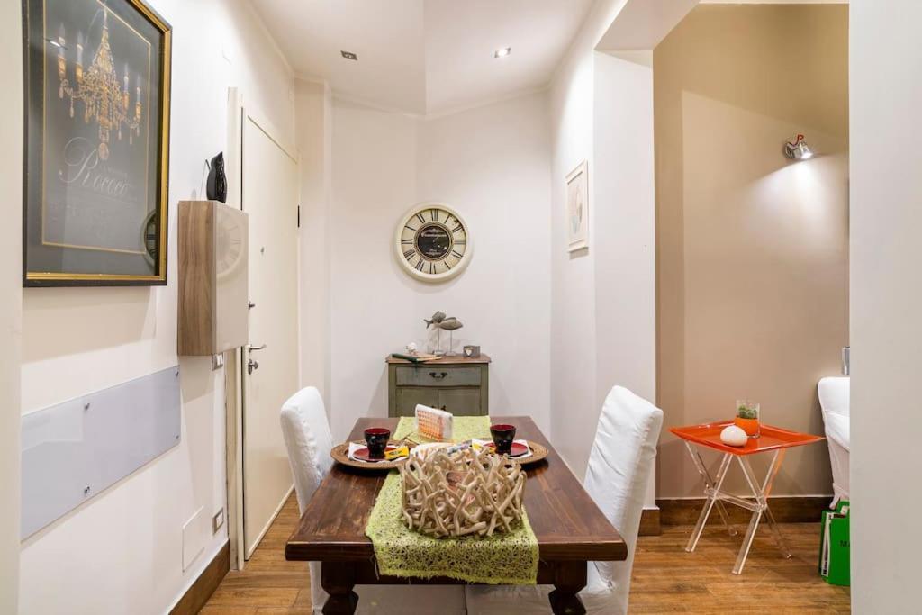 Lily'S - Near Harbor And Downtown With Terrace - Italy Flat Vacation Apartment Genoa Bagian luar foto