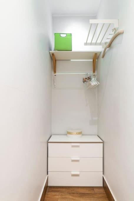 Lily'S - Near Harbor And Downtown With Terrace - Italy Flat Vacation Apartment Genoa Bagian luar foto